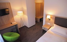 Hotel Sunny Side Up